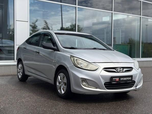 Hyundai Solaris I с пробегом 2013 года, цена 495 000 рублей, 172000 км, седан, Автокод Объявления