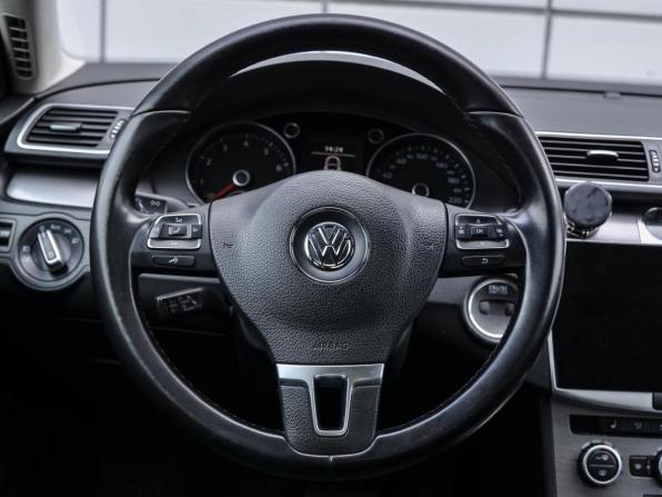 Volkswagen Passat B7 с пробегом 2012 года, цена 1 025 000 рублей, 250374 км, седан, Автокод Объявления