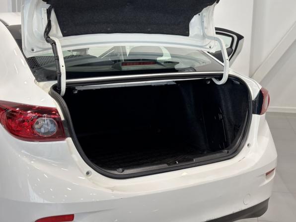 Mazda 3 III (BM) с пробегом 2014 года, цена 1 295 000 рублей, 179000 км, седан, Автокод Объявления