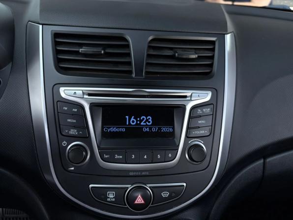 Hyundai Solaris I Рестайлинг с пробегом 2015 года, цена 1 020 000 рублей, 157575 км, седан, Автокод Объявления