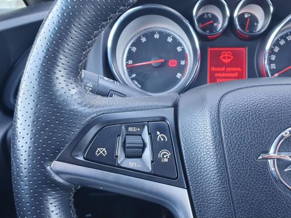 Opel Astra J Рестайлинг с пробегом 2013 года, цена 830 000 рублей, 135049 км, хэтчбек, Автокод Объявления