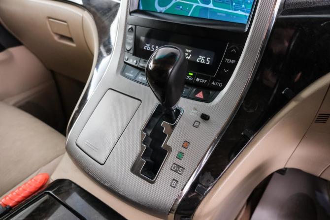 Toyota Alphard II с пробегом 2012 года, цена 2 399 000 рублей, 287000 км, минивэн, Автокод Объявления