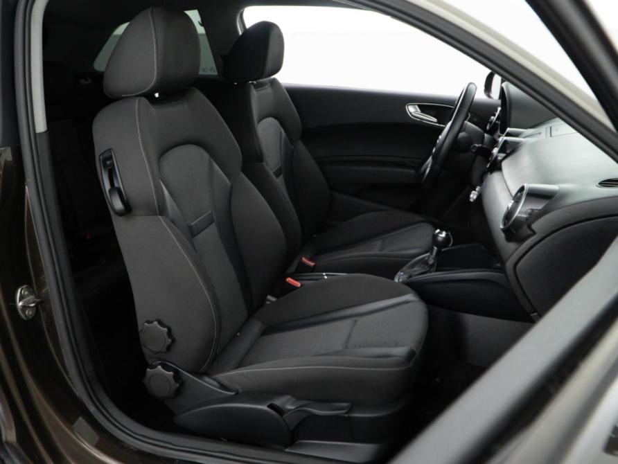 Audi A1 I (8X) Москва  - изображение 8