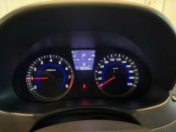 Hyundai Solaris I с пробегом 2012 года, цена 849 000 рублей, 198311 км, седан, Автокод Объявления