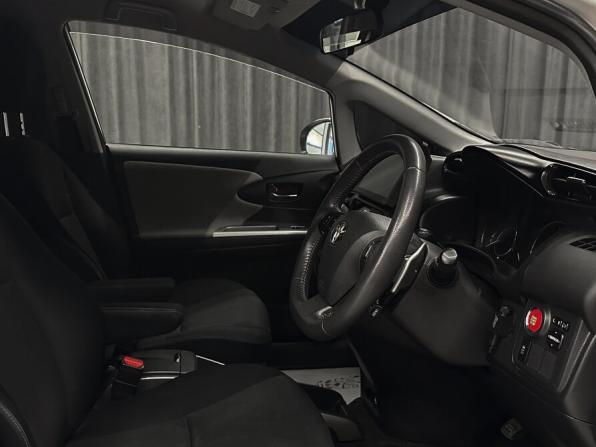 Toyota Wish II с пробегом 2010 года, цена 1 259 000 рублей, 108000 км, минивэн, Автокод Объявления