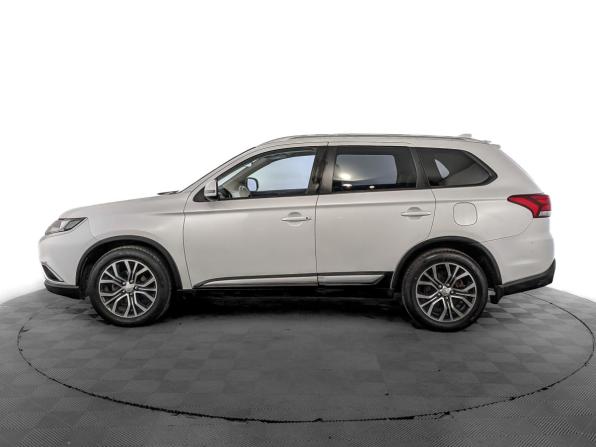 Mitsubishi Outlander III Рестайлинг 2 с пробегом 2018 года, цена 1 875 000 рублей, 213152 км, внедорожник, Автокод Объявления
