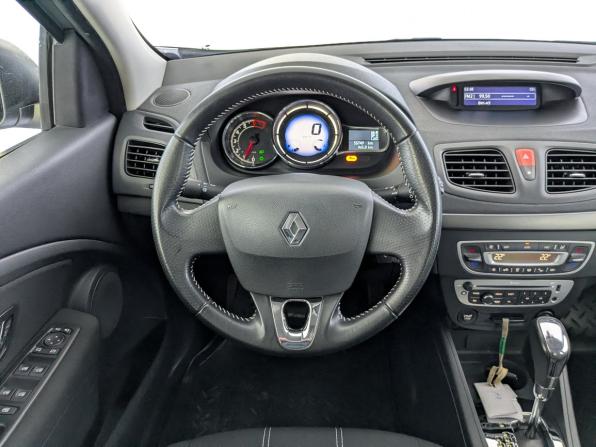 Renault Fluence I Рестайлинг с пробегом 2015 года, цена 1 200 000 рублей, 55743 км, седан, Автокод Объявления