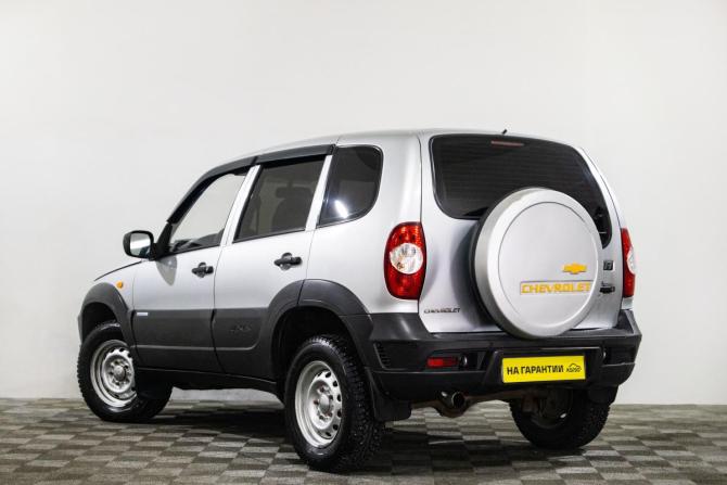 Chevrolet Niva I Рестайлинг с пробегом 2010 года, цена 499 000 рублей, 102000 км, внедорожник, Автокод Объявления