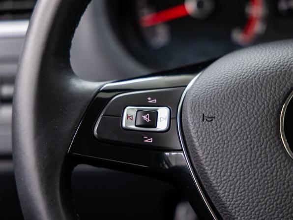 Volkswagen Polo V Рестайлинг с пробегом 2016 года, цена 1 078 000 рублей, 171058 км, седан, Автокод Объявления