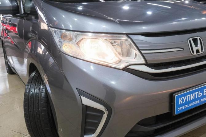 Honda Stepwgn V с пробегом 2015 года, цена 1 499 000 рублей, 390000 км, минивэн, Автокод Объявления