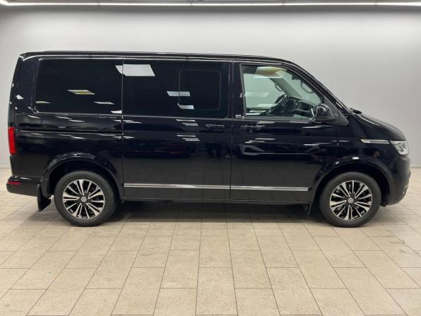 Volkswagen Multivan T6 Рестайлинг с пробегом 2022 года, цена 8 363 000 рублей, 58697 км, минивэн, Автокод Объявления