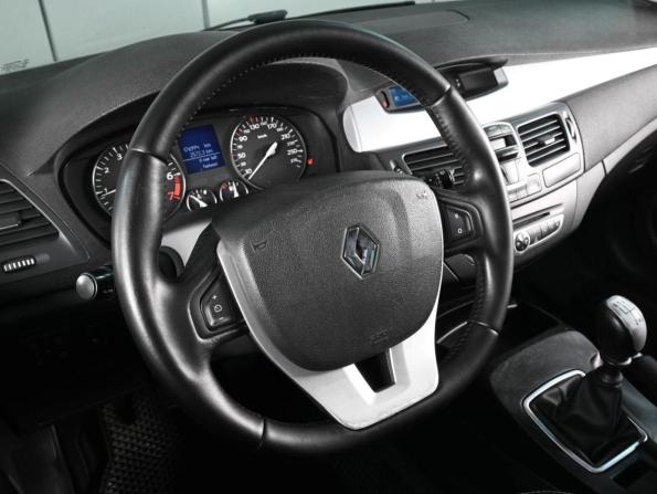 Renault Laguna III с пробегом 2008 года, цена 749 000 рублей, 176994 км, лифтбек, Автокод Объявления