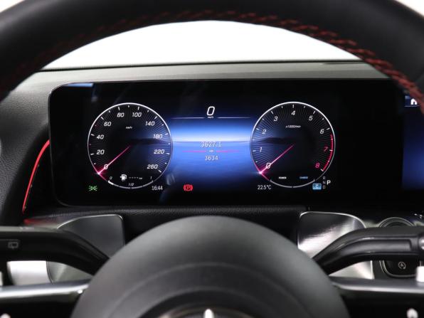 Mercedes-Benz GLB I (X247) Рестайлинг с пробегом 2024 года, цена 6 499 000 рублей, 3633 км, внедорожник, Автокод Объявления