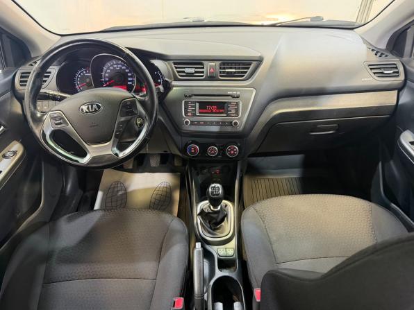 Kia Rio III Рестайлинг с пробегом 2017 года, цена 999 000 рублей, 108707 км, хэтчбек, Автокод Объявления