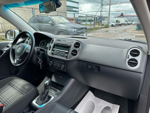 Volkswagen Tiguan I Рестайлинг с пробегом 2015 года, цена 1 580 000 рублей, 179243 км, внедорожник, Автокод Объявления