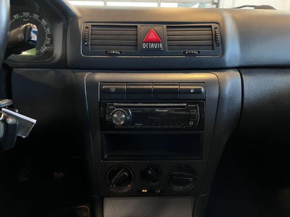 Skoda Octavia I (A4) Рестайлинг с пробегом 2006 года, цена 422 000 рублей, 249083 км, лифтбек, Автокод Объявления