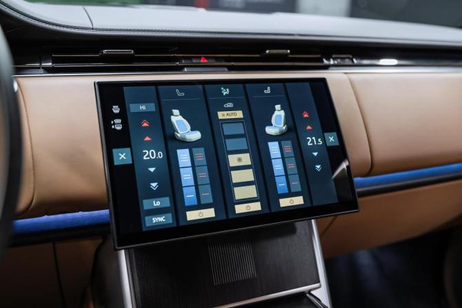 Новый Land Rover Range Rover V 2025 года, цена 23 490 000 рублей, внедорожник, Автокод Объявления