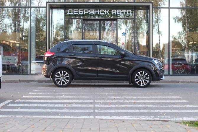 Lada (ВАЗ) XRAY I с пробегом 2018 года, цена 1 050 000 рублей, 122529 км, хэтчбек, Автокод Объявления