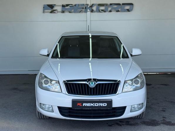 Skoda Octavia II (A5) Рестайлинг с пробегом 2012 года, цена 1 050 000 рублей, 137170 км, лифтбек, Автокод Объявления