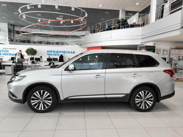 Mitsubishi Outlander III Рестайлинг 3 с пробегом 2020 года, цена 2 520 000 рублей, 71380 км, внедорожник, Автокод Объявления