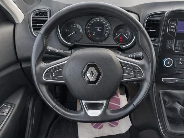 Renault Scenic IV с пробегом 2017 года, цена 1 499 000 рублей, 177000 км, компактвэн, Автокод Объявления