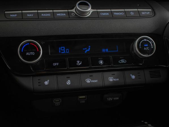 Hyundai Elantra VII (CN7) Рестайлинг с пробегом 2024 года, цена 2 565 000 рублей, 25950 км, седан, Автокод Объявления