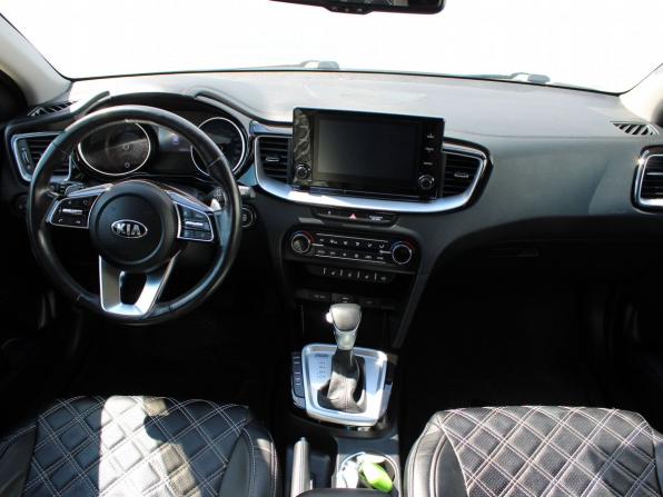 Kia Ceed III с пробегом 2021 года, цена 1 979 000 рублей, 53617 км, хэтчбек, Автокод Объявления