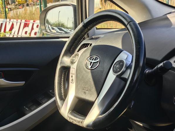 Toyota Prius III Рестайлинг (XW30) с пробегом 2012 года, цена 999 000 рублей, 160000 км, лифтбек, Автокод Объявления