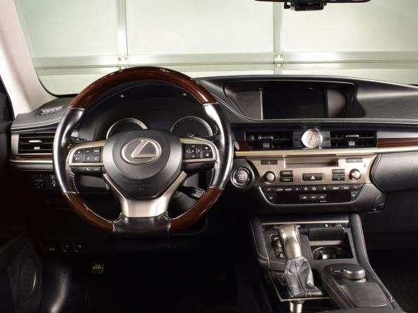 Lexus ES VI Рестайлинг с пробегом 2017 года, цена 2 999 995 рублей, 113972 км, седан, Автокод Объявления