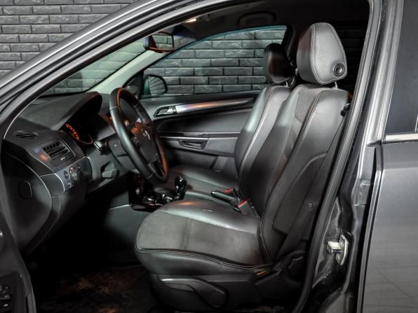 Opel Astra H Рестайлинг с пробегом 2012 года, цена 600 000 рублей, 291863 км, хэтчбек, Автокод Объявления
