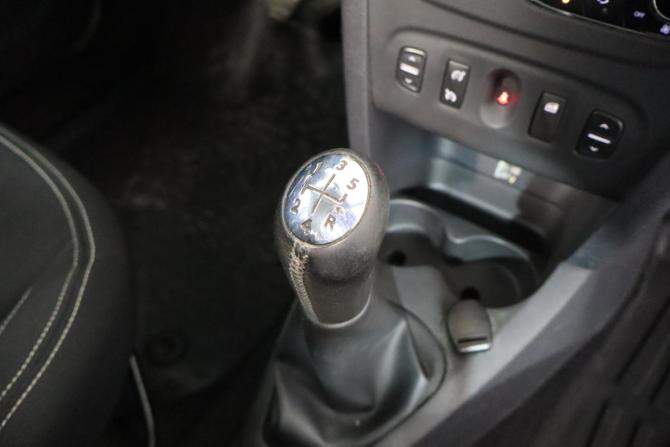 Renault Sandero II с пробегом 2016 года, цена 759 000 рублей, 133000 км, хэтчбек, Автокод Объявления