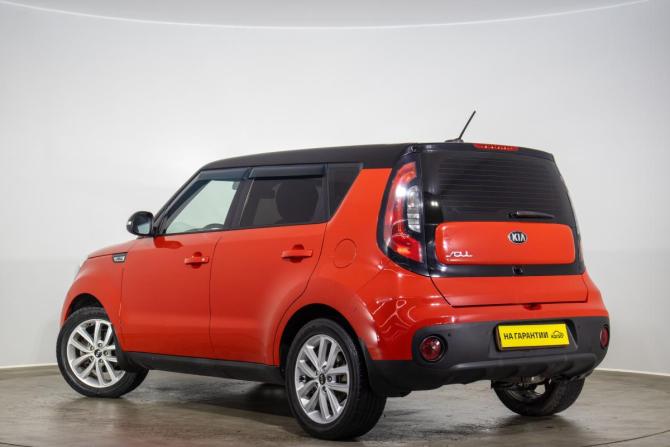 Kia Soul II Рестайлинг с пробегом 2018 года, цена 1 729 000 рублей, 157000 км, хэтчбек, Автокод Объявления