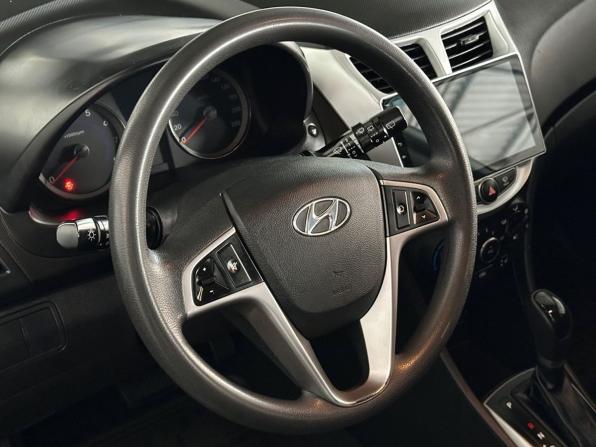 Hyundai Solaris I Рестайлинг с пробегом 2015 года, цена 950 000 рублей, 179243 км, хэтчбек, Автокод Объявления