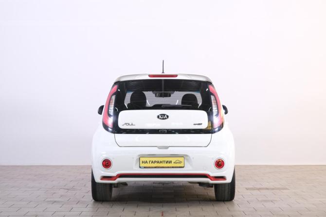 Kia Soul II Рестайлинг с пробегом 2018 года, цена 1 649 000 рублей, 151000 км, хэтчбек, Автокод Объявления