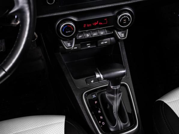 Kia Rio IV Рестайлинг с пробегом 2021 года, цена 2 099 000 рублей, 74500 км, хэтчбек, Автокод Объявления