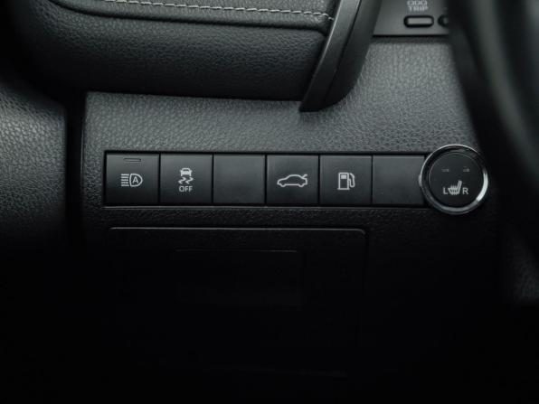 Toyota Camry VIII (XV70) с пробегом 2018 года, цена 2 370 000 рублей, 182900 км, седан, Автокод Объявления