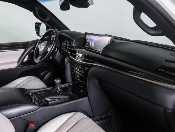 Lexus LX III Рестайлинг 2 с пробегом 2018 года, цена 7 800 000 рублей, 78508 км, внедорожник, Автокод Объявления