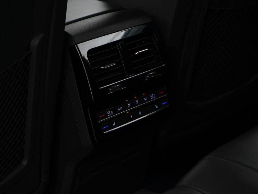Volkswagen Touareg III Москва  - изображение 12