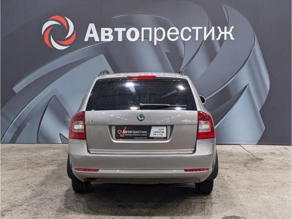 Skoda Octavia II (A5) Рестайлинг с пробегом 2011 года, цена 545 000 рублей, 300000 км, универсал, Автокод Объявления