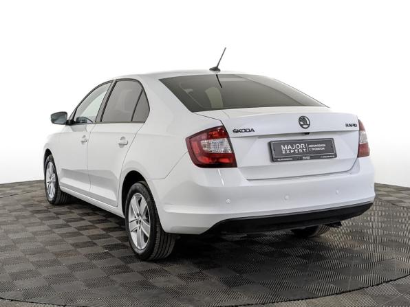 Skoda Rapid I Рестайлинг с пробегом 2018 года, цена 1 479 500 рублей, 51753 км, лифтбек, Автокод Объявления