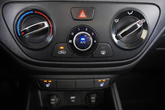 Hyundai Solaris II Рестайлинг с пробегом 2020 года, цена 1 190 000 рублей, 173132 км, седан, Автокод Объявления