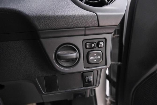 Toyota Corolla XI (E160 E170 E180) Рестайлинг 1 с пробегом 2016 года, цена 1 349 000 рублей, 150000 км, универсал, Автокод Объявления