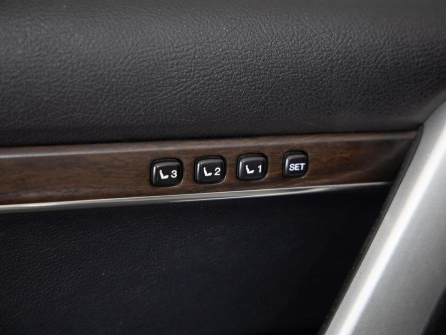Toyota Land Cruiser 200 Series Рестайлинг 2 Санкт-Петербург  - изображение 24
