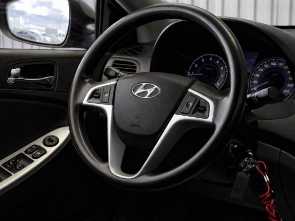 Hyundai Solaris I с пробегом 2014 года, цена 857 000 рублей, 201457 км, седан, Автокод Объявления