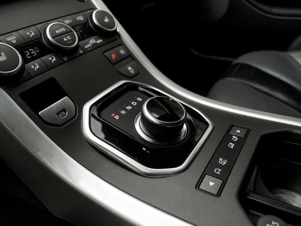 Land Rover Range Rover Evoque I Рестайлинг с пробегом 2017 года, цена 2 150 000 рублей, 201100 км, внедорожник, Автокод Объявления