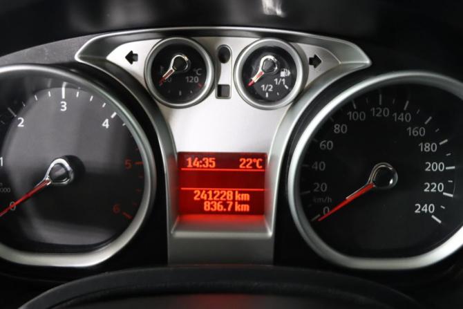 Ford Kuga I с пробегом 2012 года, цена 699 990 рублей, 241180 км, внедорожник, Автокод Объявления