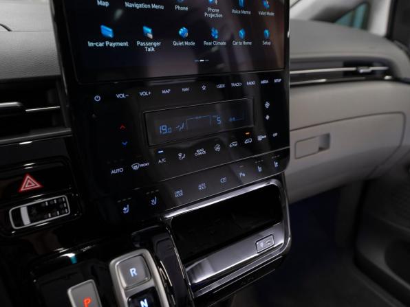 Hyundai Staria I с пробегом 2024 года, цена 8 050 000 рублей, 22989 км, минивэн, Автокод Объявления