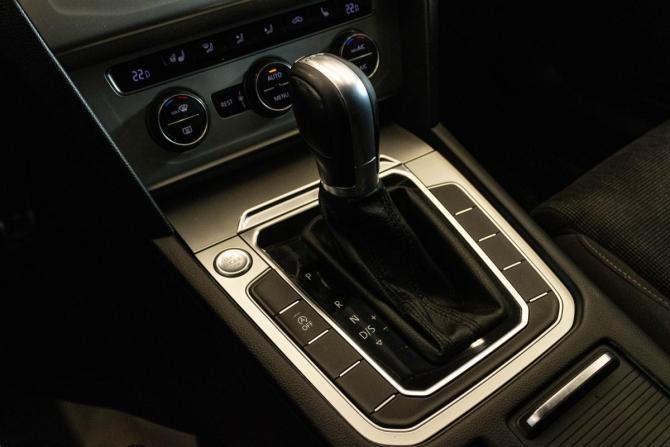 Volkswagen Passat B8 с пробегом 2015 года, цена 1 687 000 рублей, 126423 км, седан, Автокод Объявления