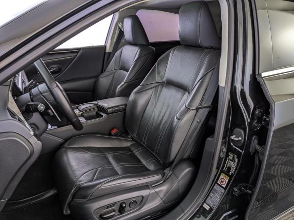Lexus ES VII с пробегом 2018 года, цена 2 800 000 рублей, 227838 км, седан, Автокод Объявления