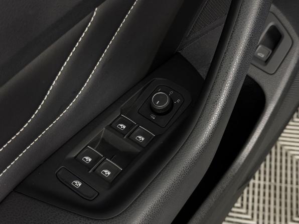 Volkswagen Passat B8 Рестайлинг с пробегом 2021 года, цена 2 600 000 рублей, 122934 км, седан, Автокод Объявления